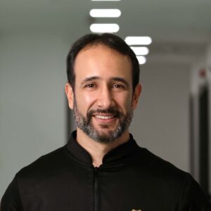 Dr. Carlos Correa.